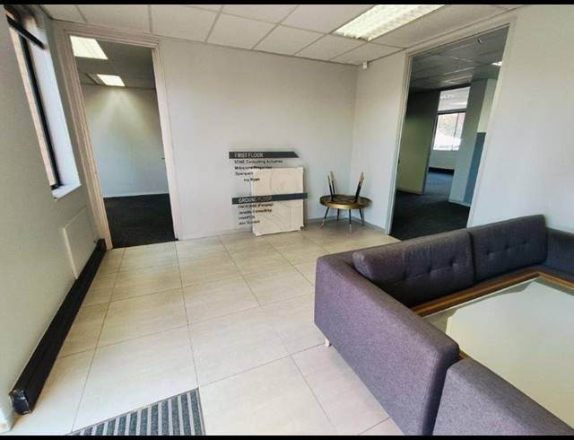 BUSINESS PROPERTY TO RENT IN BRYANSTON